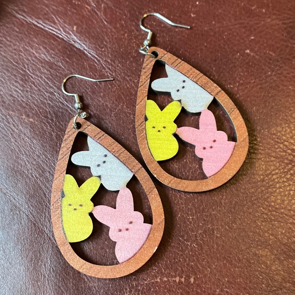 Peep’s earrings
